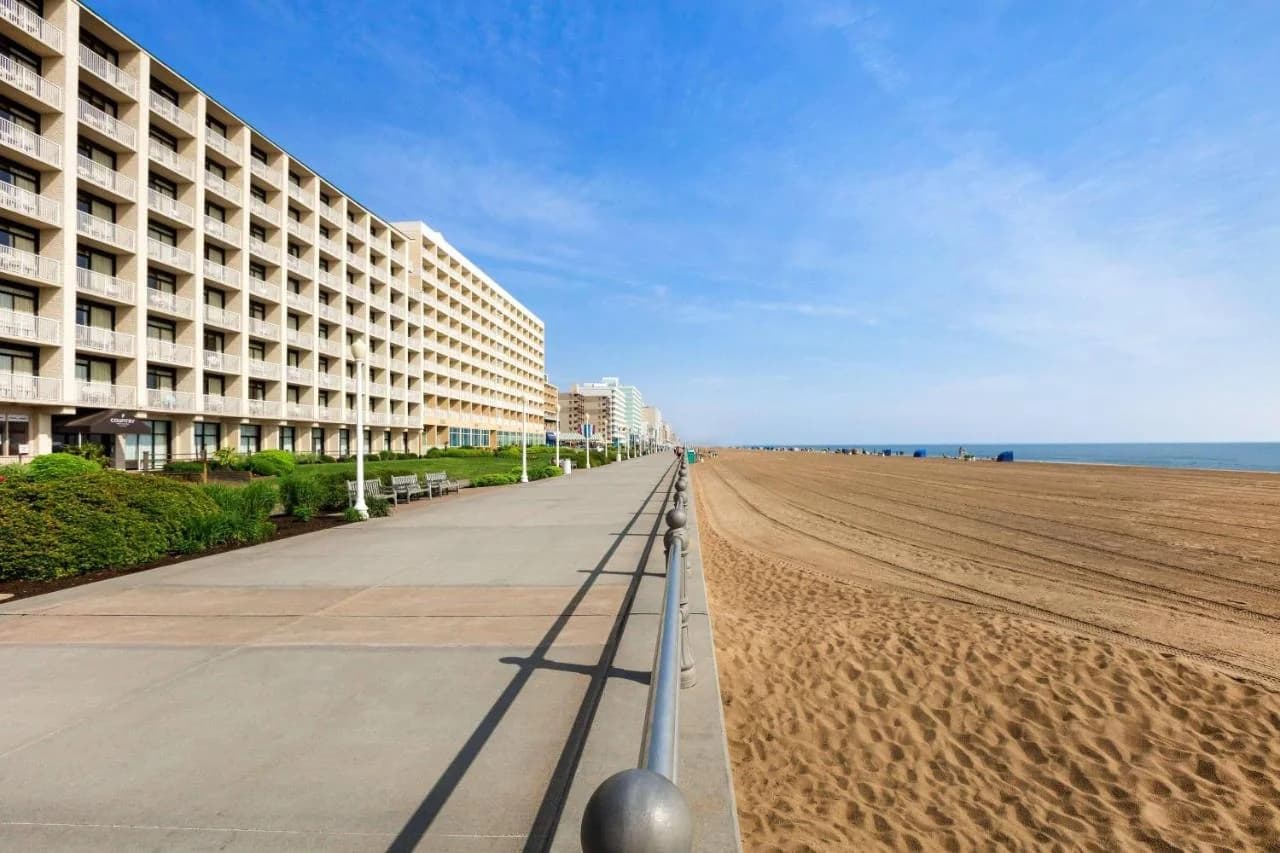 Country Inn & Suites by Radisson, Virginia Beach Oceanfront photo