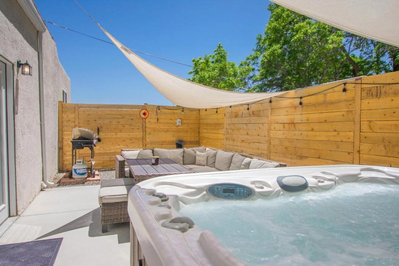 Cowboy Den-Private Hot Tub-Game Room-Pet Friendly-No Pet Fees!
