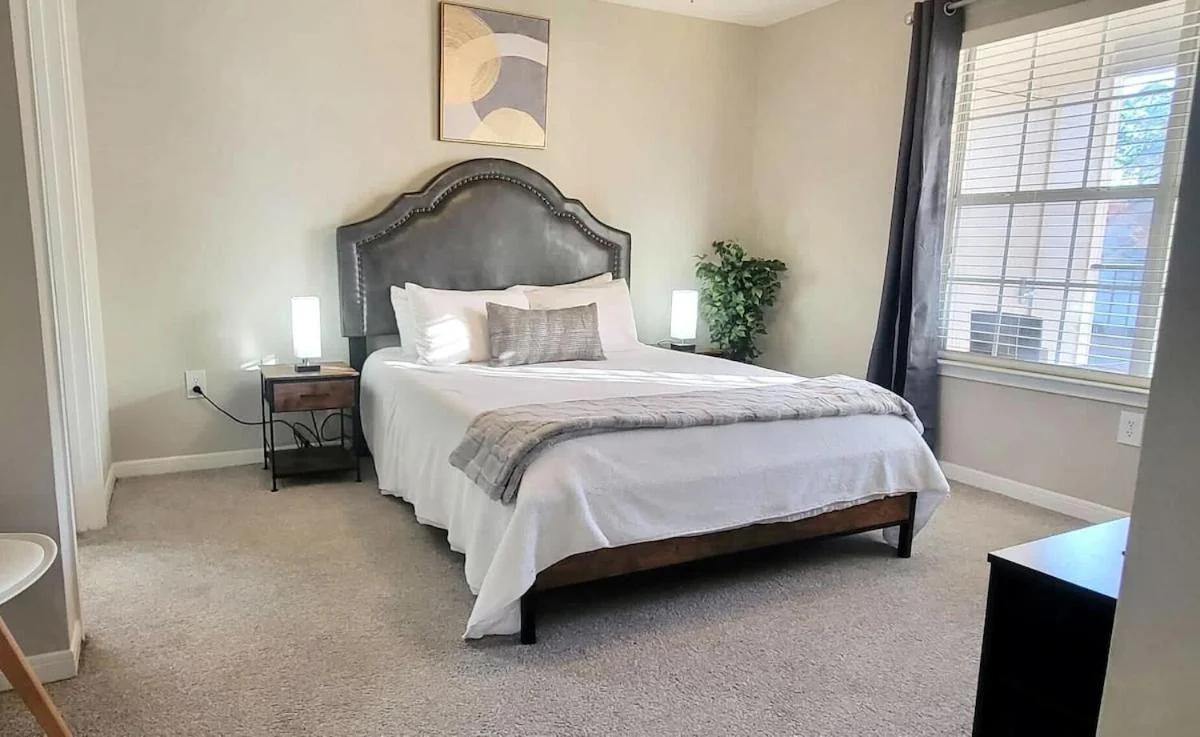 Cozy 2BR Athens Retreat Near UGA and Downtown photo