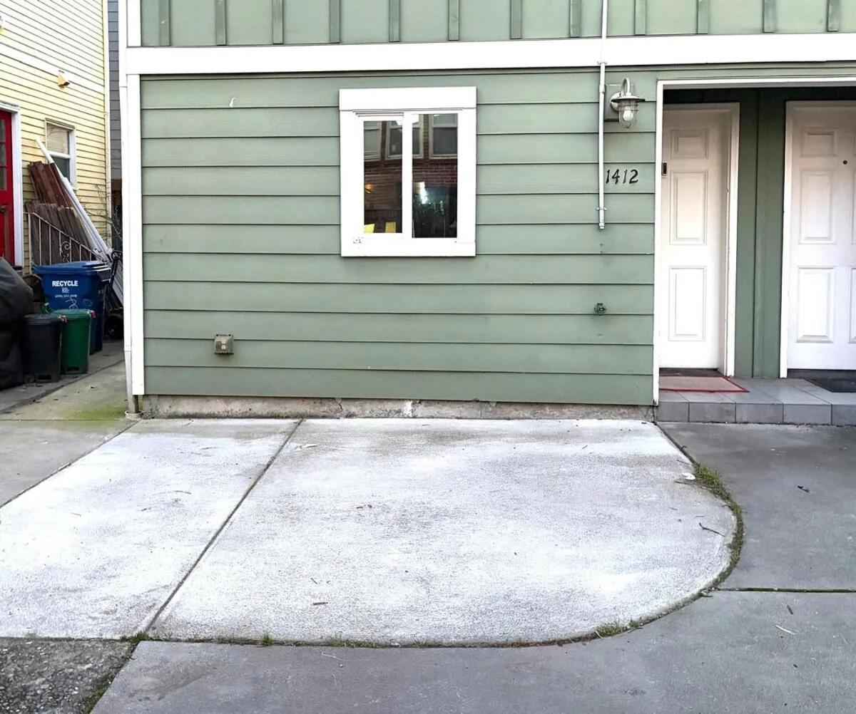 Cozy 2BR City Stay- 2-Min Walk to Light Rail photo