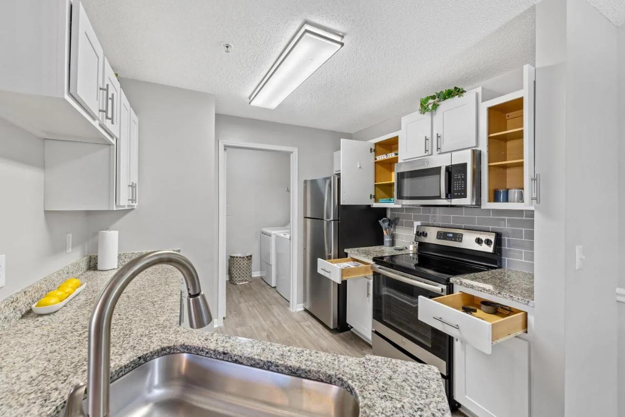 Cozy 2BR Home Steps from UGA & Downtown Athens GA photo