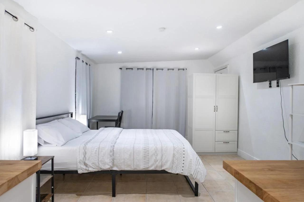 Cozy apartment near Busch Gardens Adventure Island and USF photo