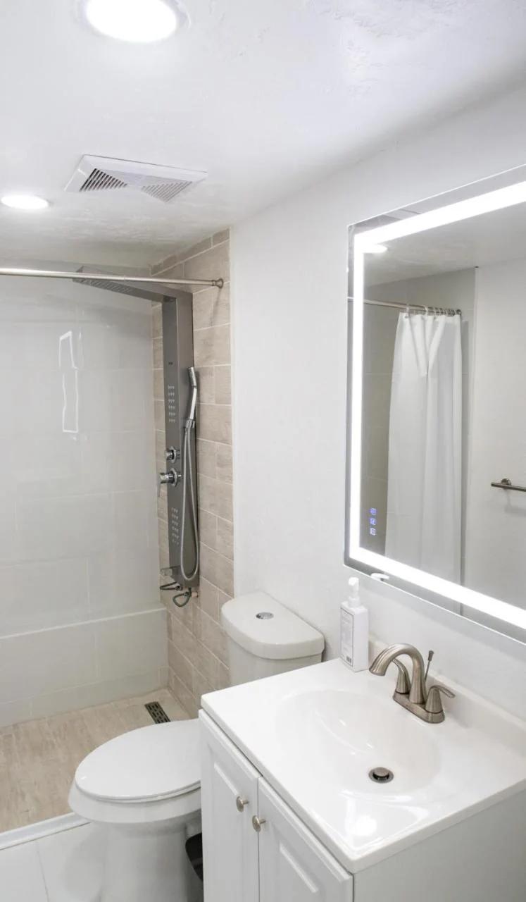 Cozy apartment near Busch Gardens Adventure Island and USF photo