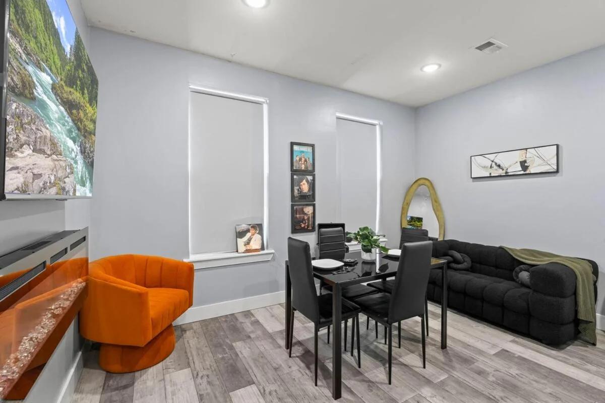 Cozy West Philly 1BR with Fireplace & Vinyl Free Parking photo