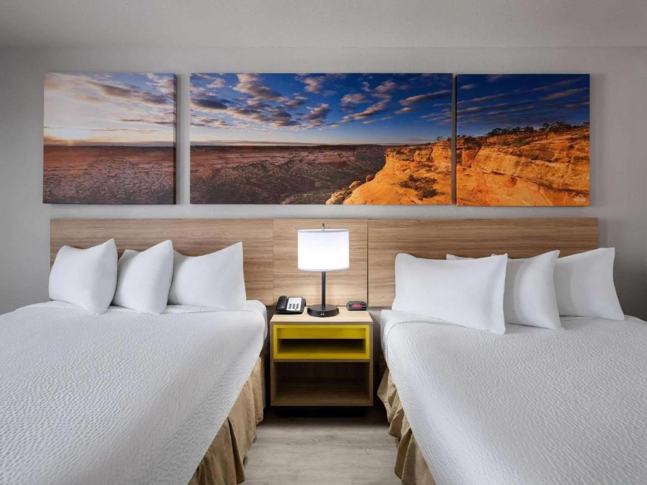 Days Inn by Wyndham Las Vegas Airport Near the Strip photo