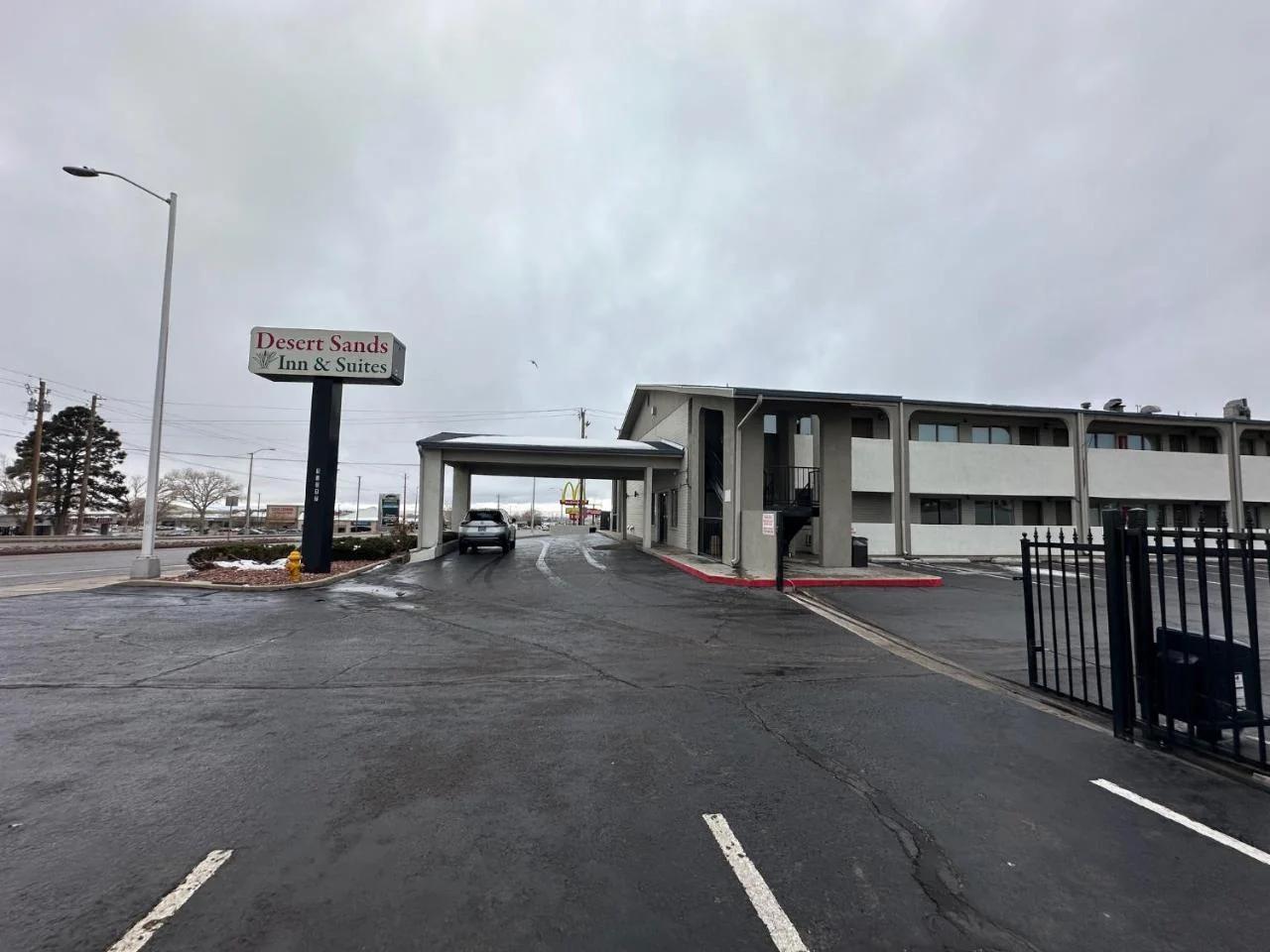 Desert Sands Inn & Suites foto