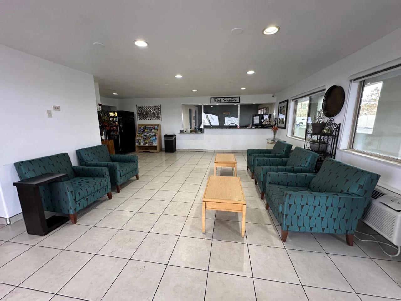 Desert Sands Inn & Suites foto