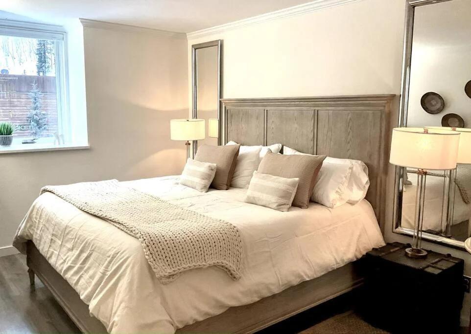 Designer Unit -Center of Town of Telluride, steps to Gondola and town park photo