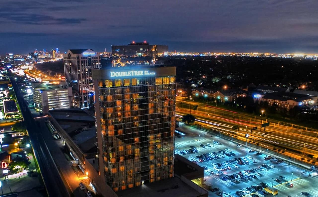 DoubleTree by Hilton Hotel Dallas Campbell Centre photo