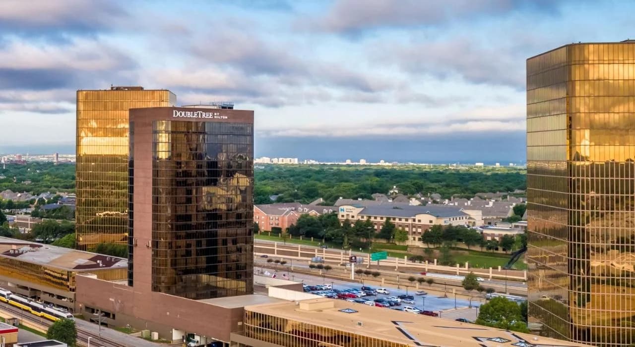 DoubleTree by Hilton Hotel Dallas Campbell Centre photo