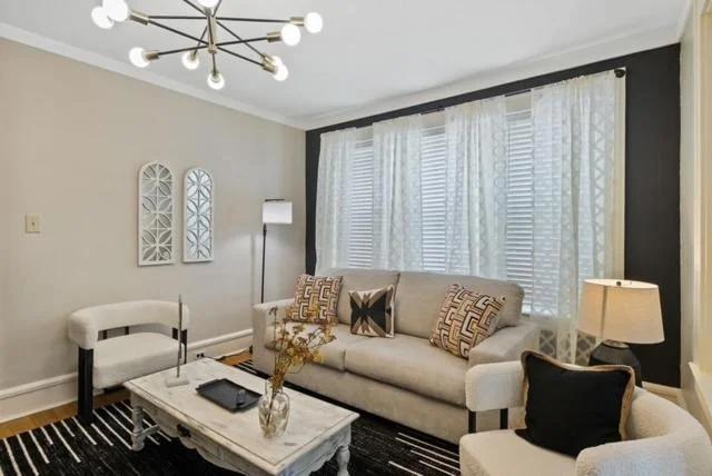 Downtown 3BR Apartment, Walk to SU, Burnet Park & Erie Canal photo