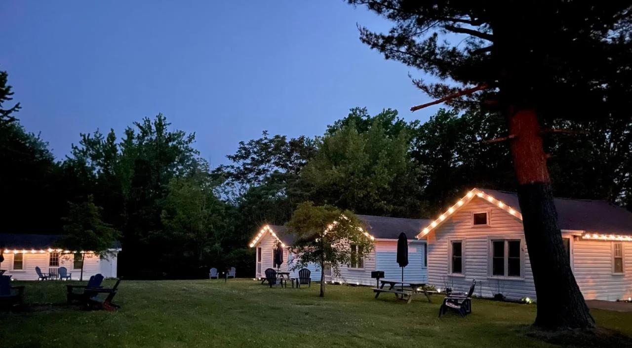 Drop Anchor Cottages and Lake House