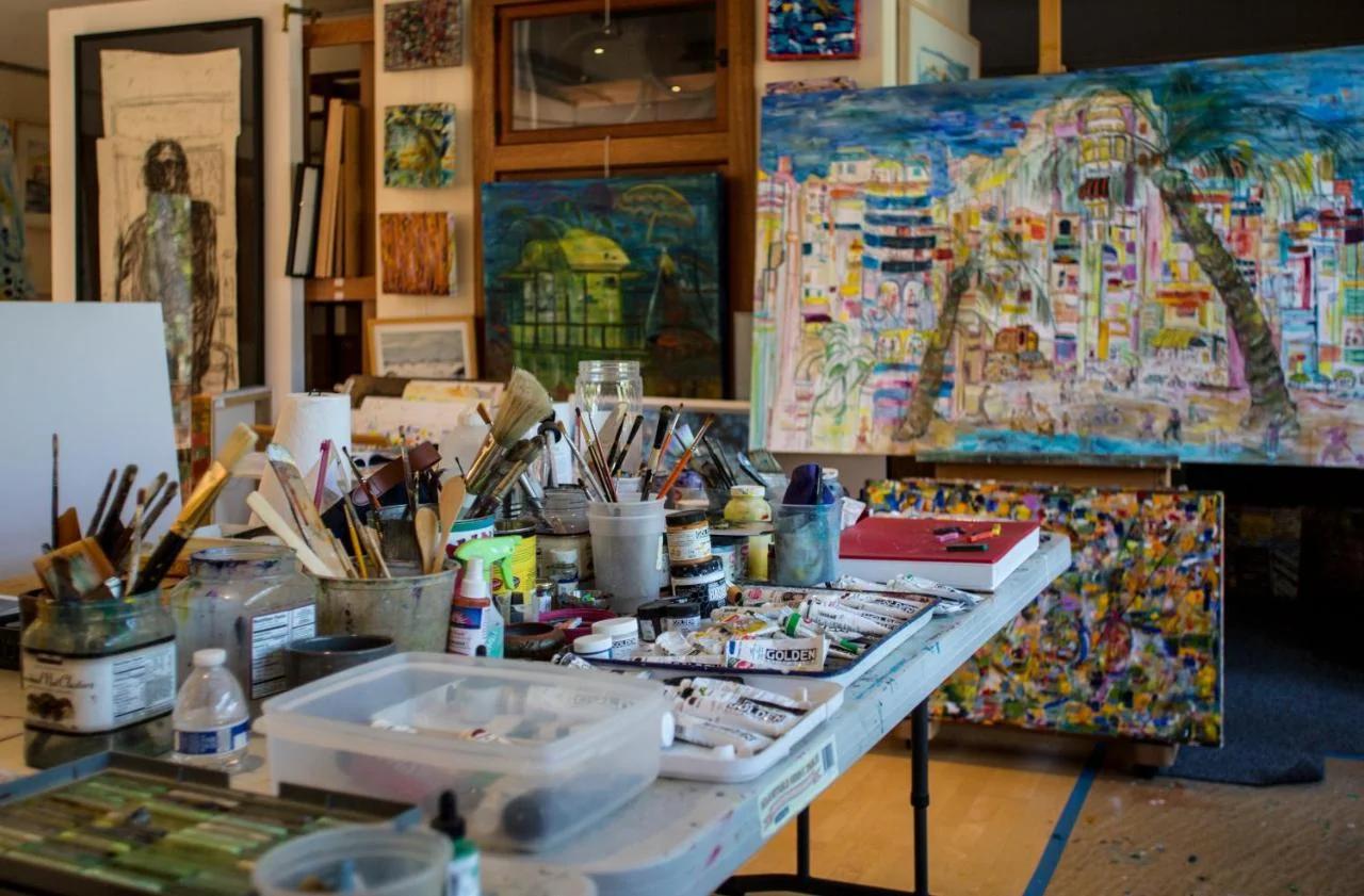East Hampton Art House Bed and Breakfast photo
