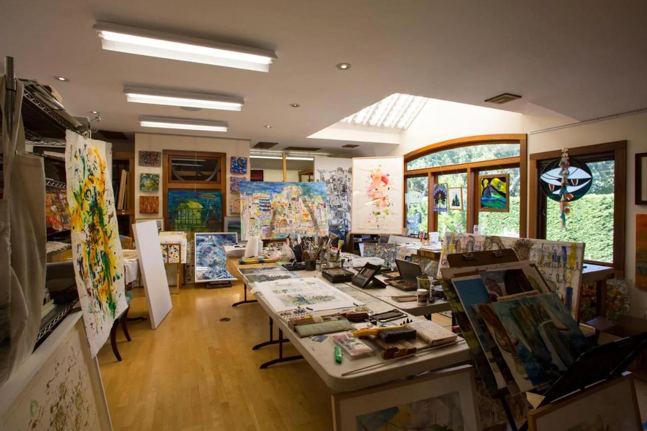 East Hampton Art House Bed and Breakfast photo