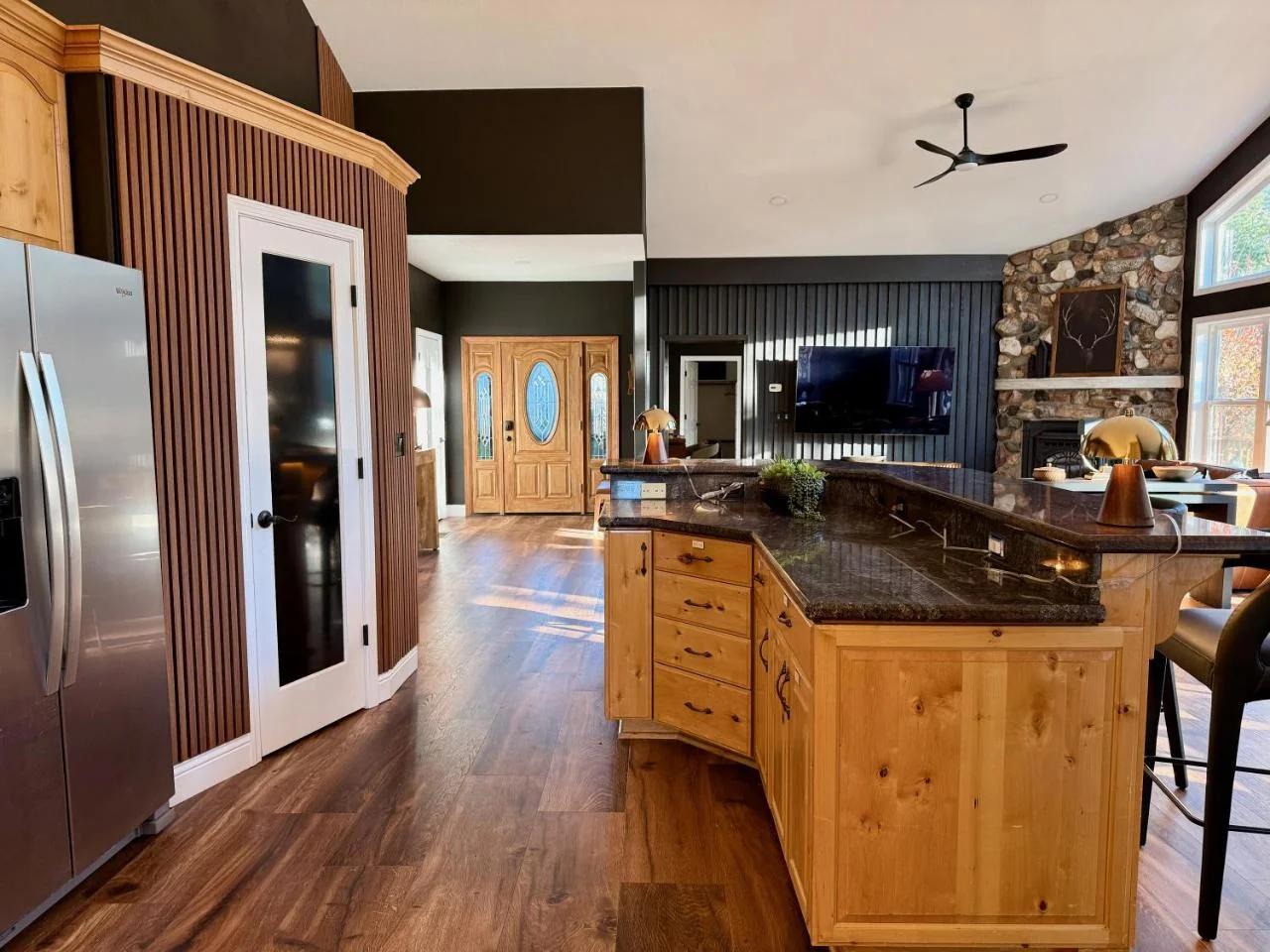 Elegant Blackwood Grove by Casa Oso photo