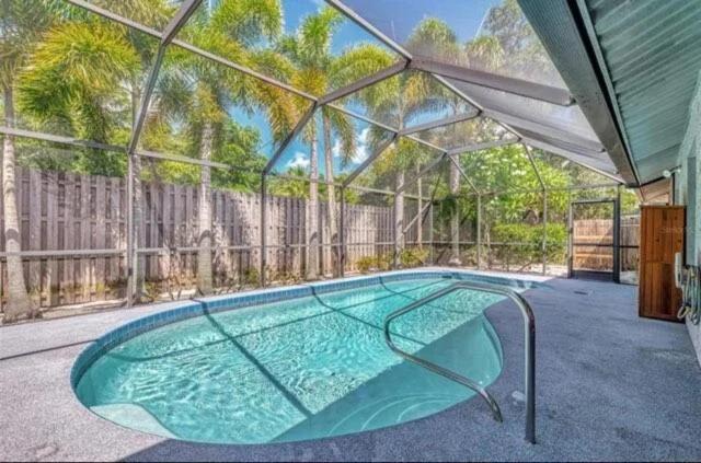 Enchanted & peaceful Oasis 10 min away from one of the most beautiful beaches in the World Siesta key photo