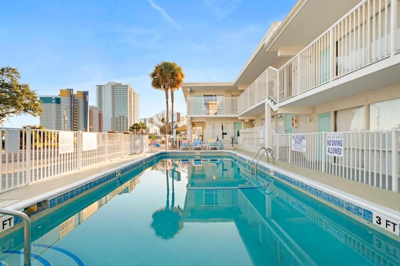 Fin's Inn & Suites