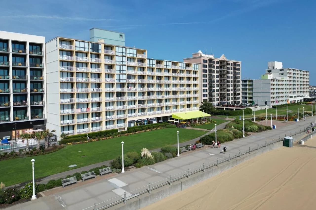 Four Points by Sheraton Virginia Beach Oceanfront photo