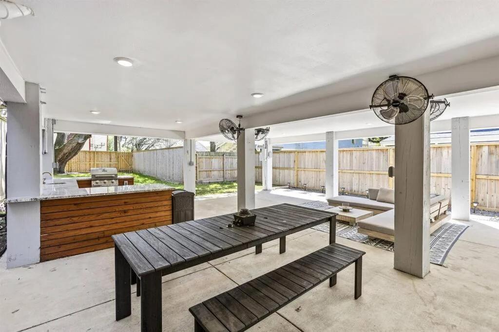Galveston Retreat-Walk to Beach, Dog-Friendly Yard photo