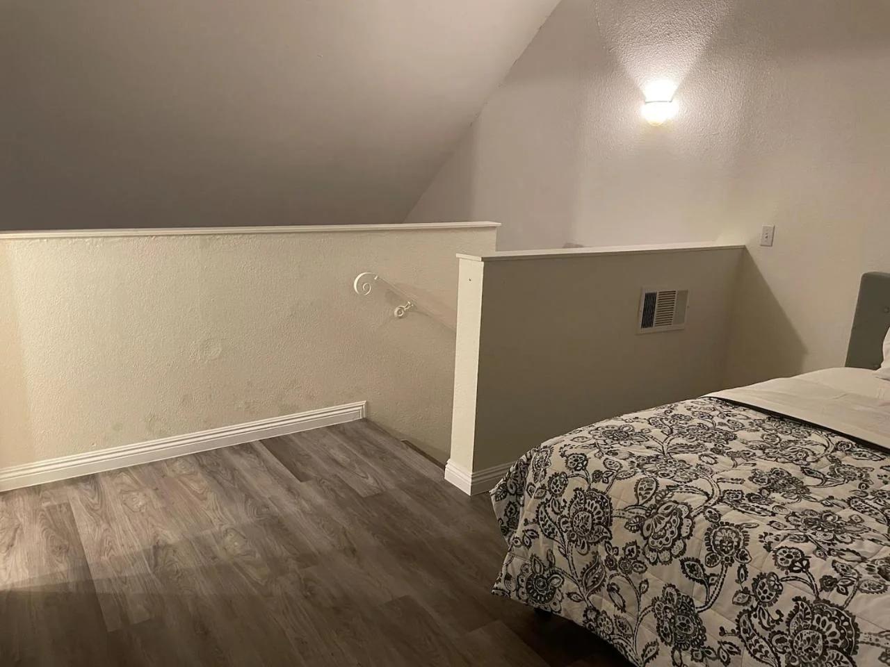Golden Vegas Condo next to Airport & University photo