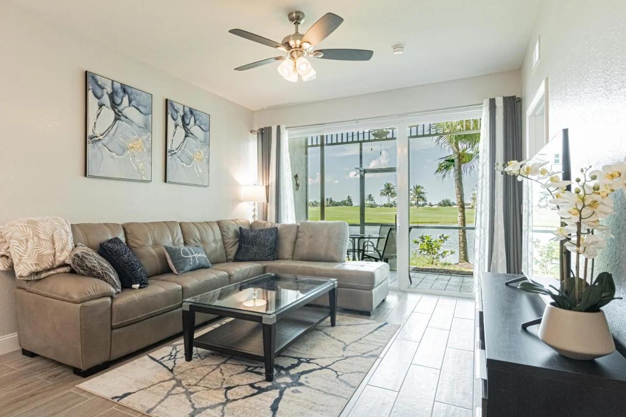 Greenlinks at Lely Luxury White Orchid Fully Renovated Modern 1st floor 3bdr Golf Resort Villa