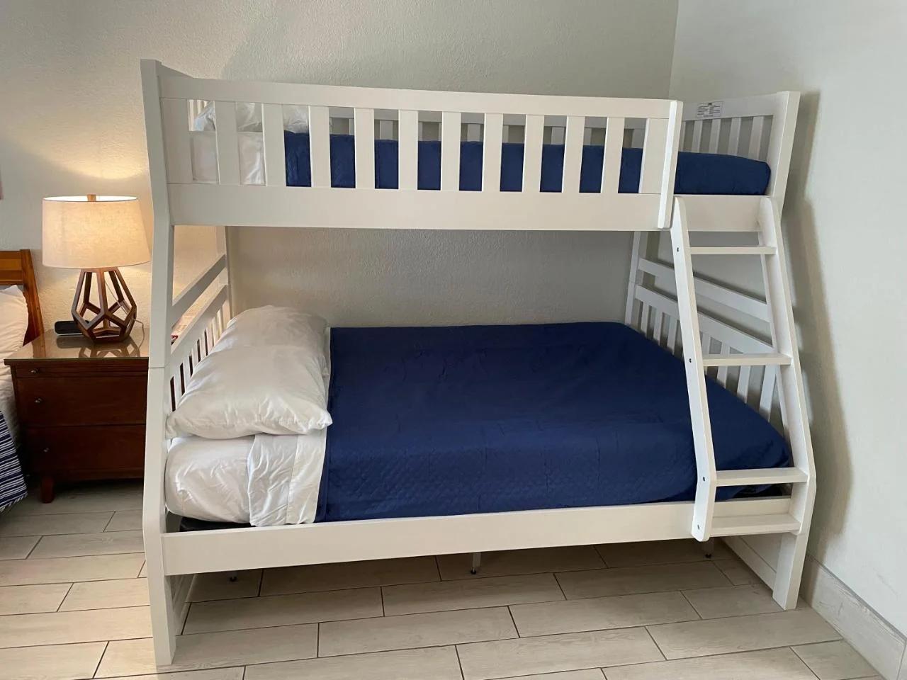 Heated Pool, Bunk Beds, King Bed, Huge TV, Marina, Tiki Bar photo