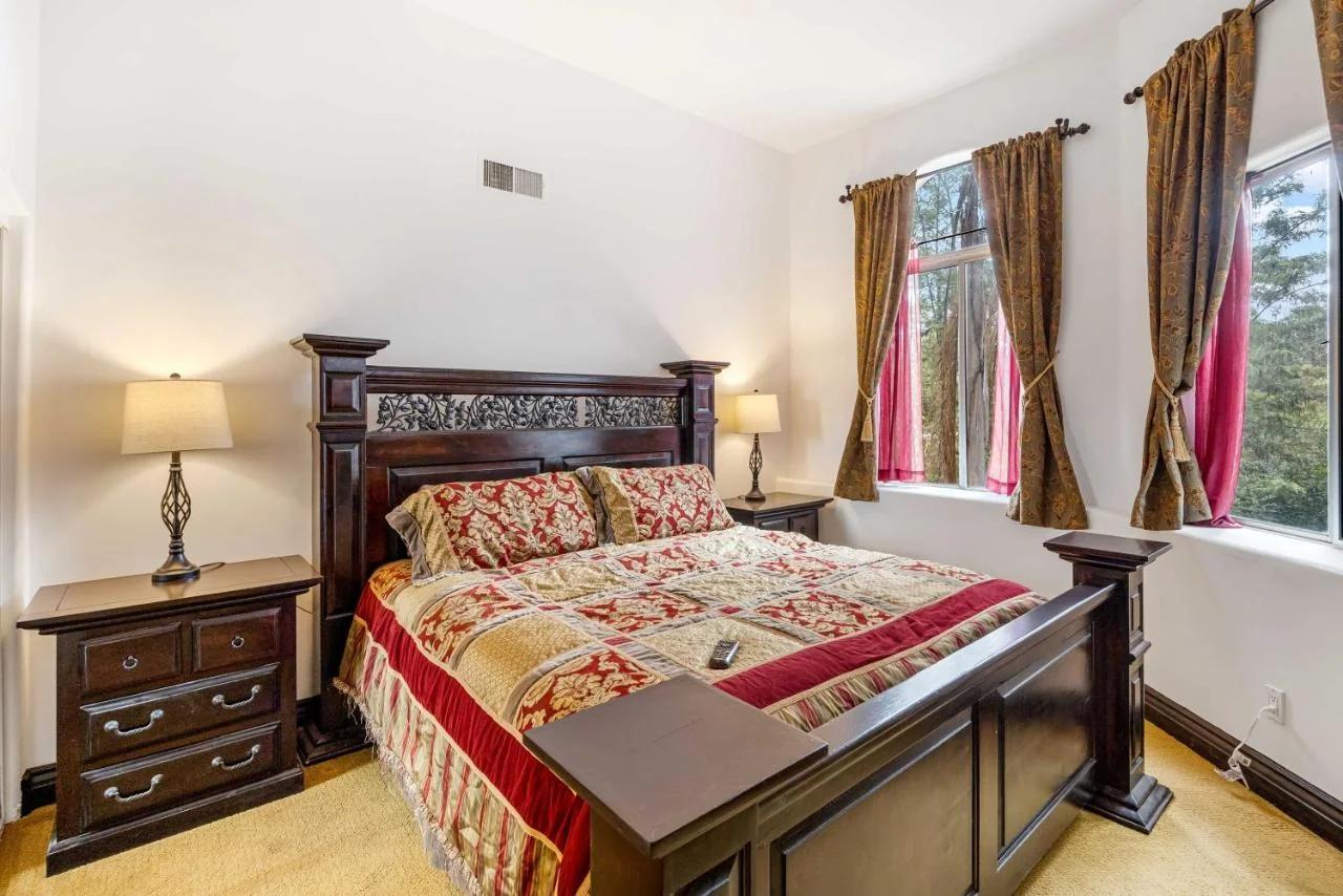 Hillside Retreat Near Universal Studios & Hollywood Sign photo