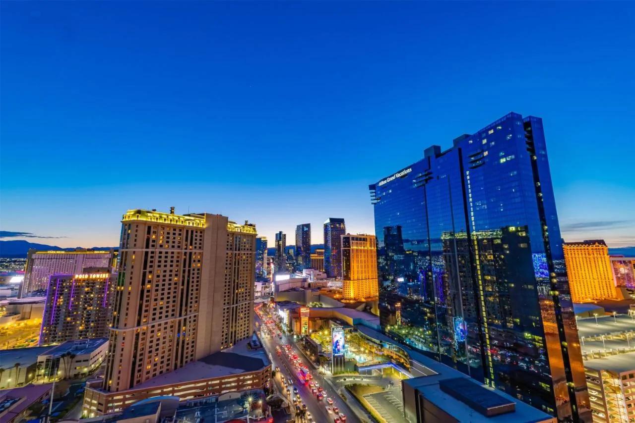 Hilton Grand Vacations Club Elara Center Strip Las Vegas photo