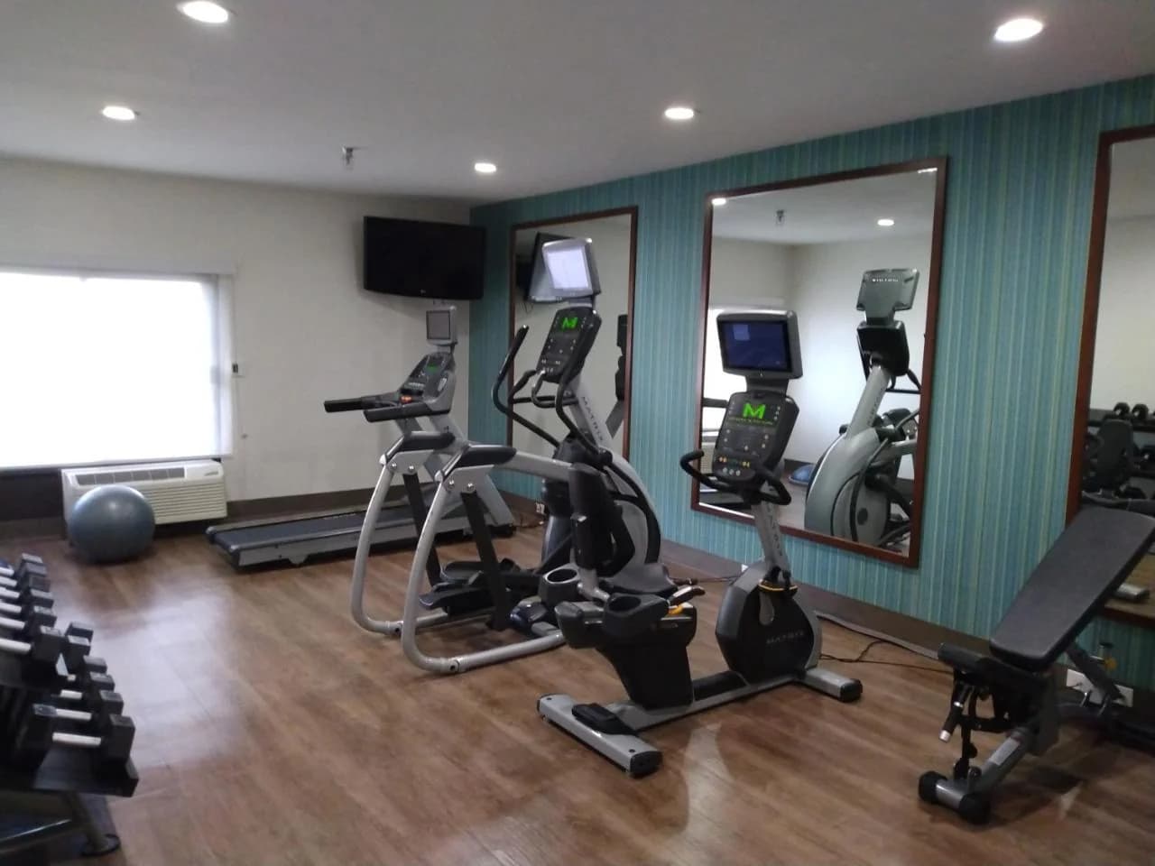 Holiday Inn Express Hotel & Suites Albuquerque Midtown by IHG photo
