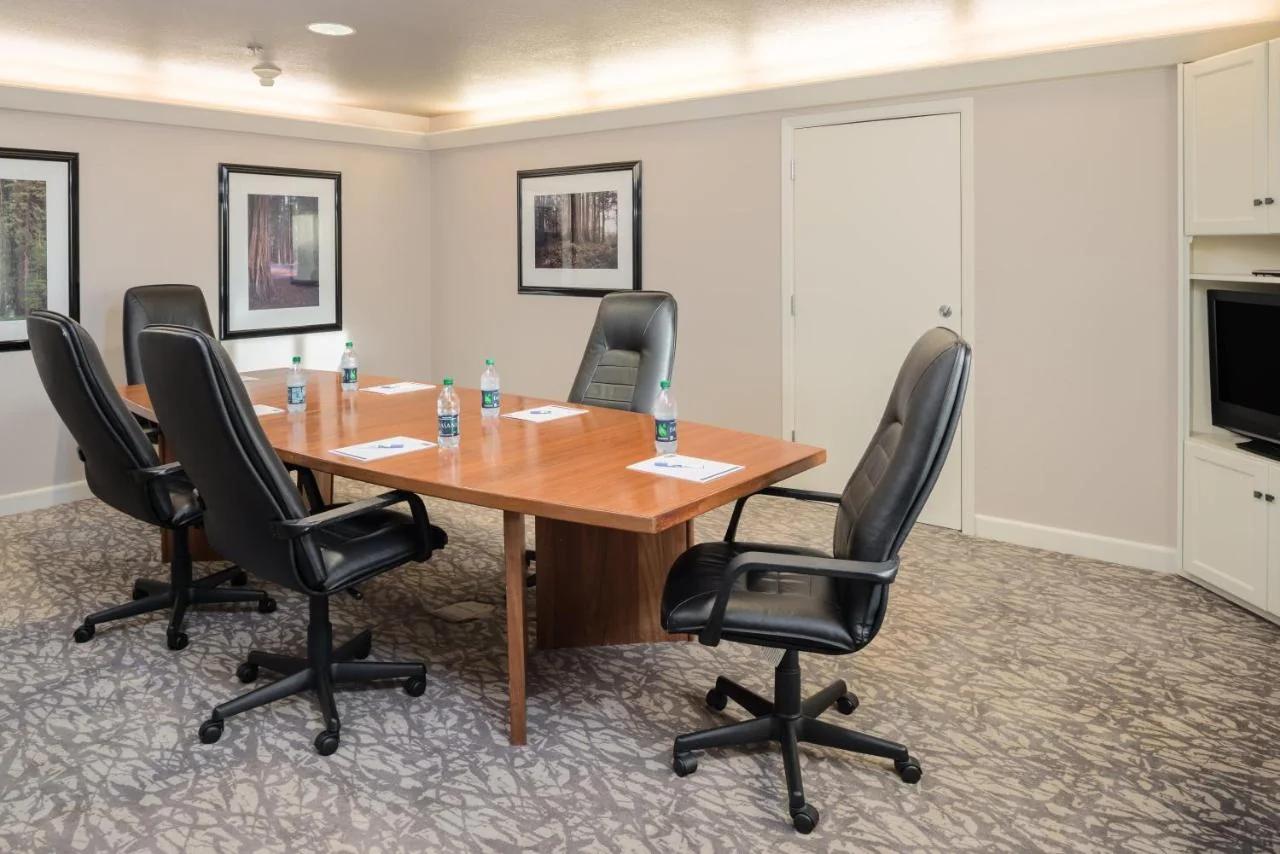 Holiday Inn Express Hotel & Suites Arcata/Eureka-Airport Area by IHG foto