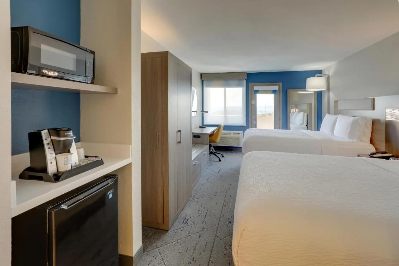 Holiday Inn Express Hotel & Suites Branson 76 Central by IHG