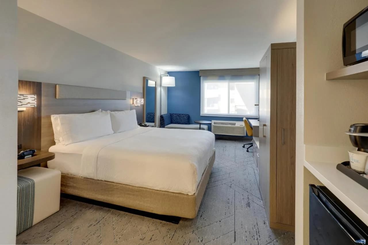 Holiday Inn Express Hotel & Suites Branson 76 Central by IHG photo