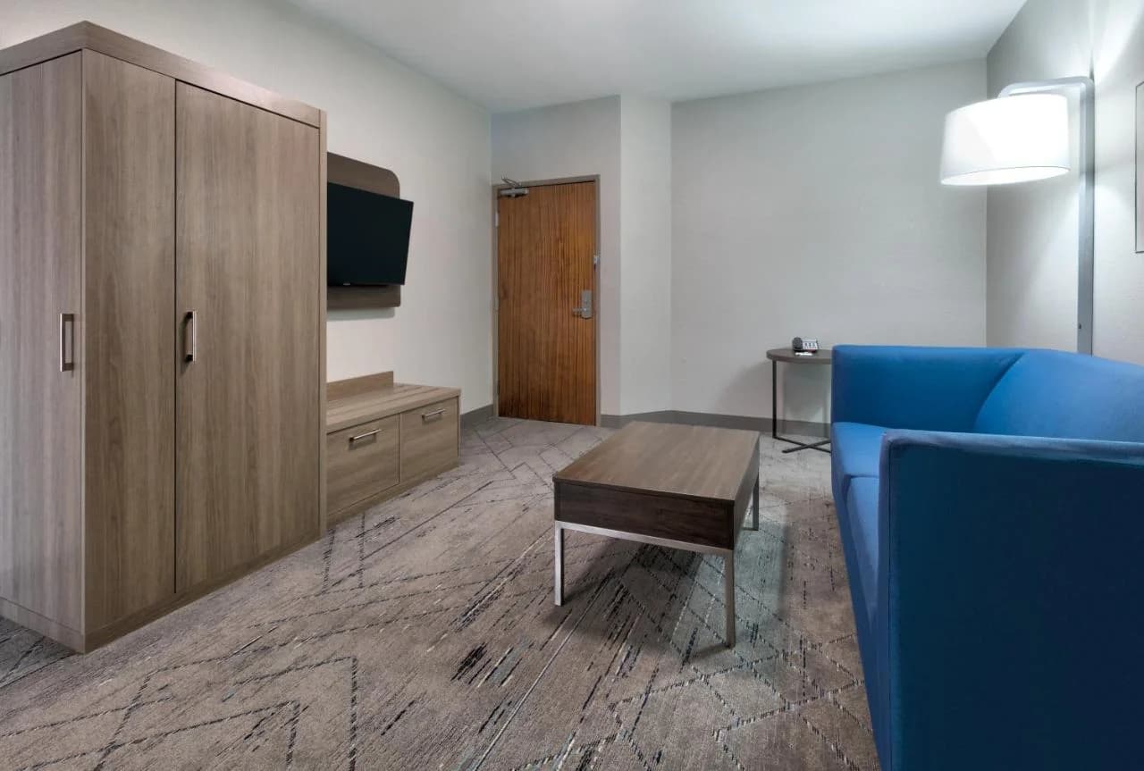 Holiday Inn Express & Suites DALLAS PARK CENTRAL NORTHEAST by IHG photo