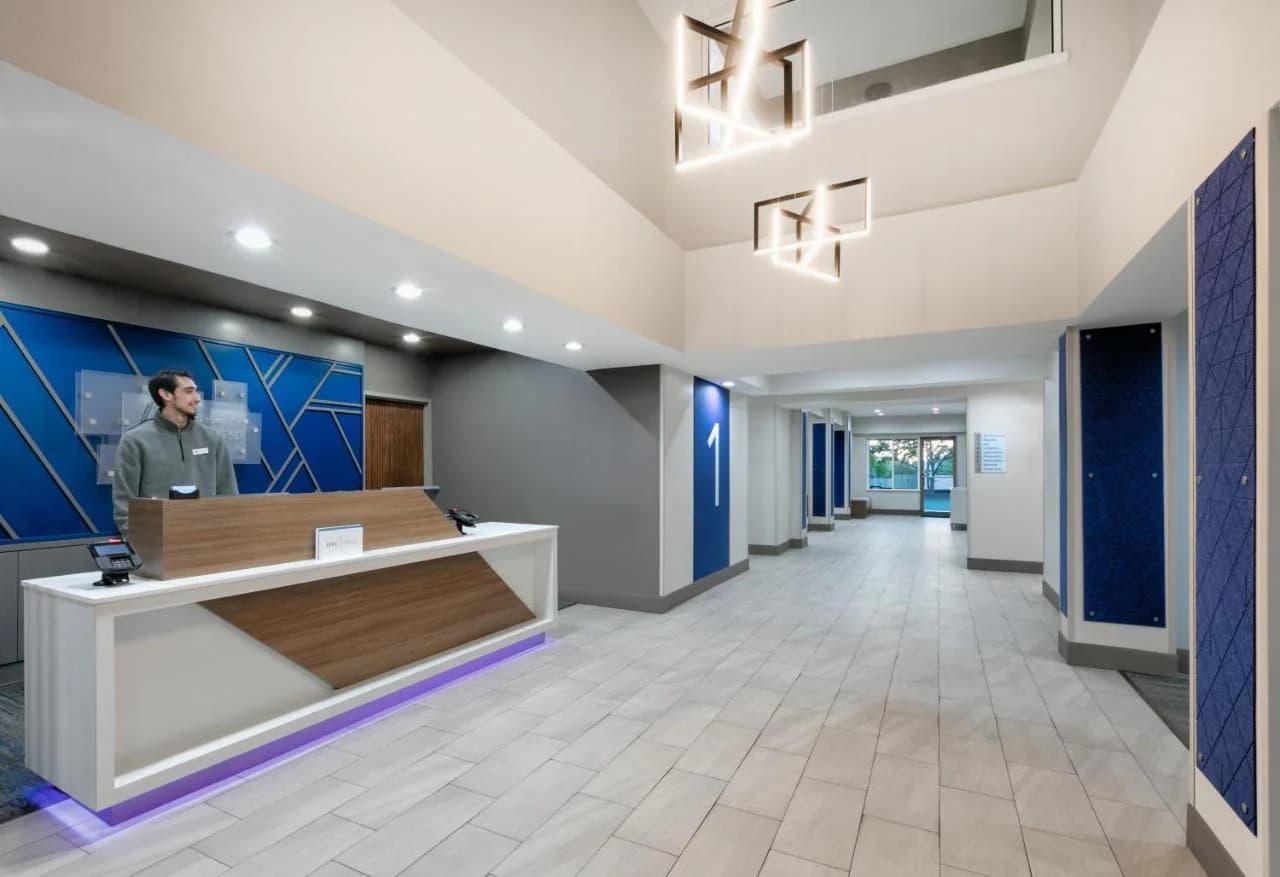 Holiday Inn Express & Suites DALLAS PARK CENTRAL NORTHEAST by IHG photo