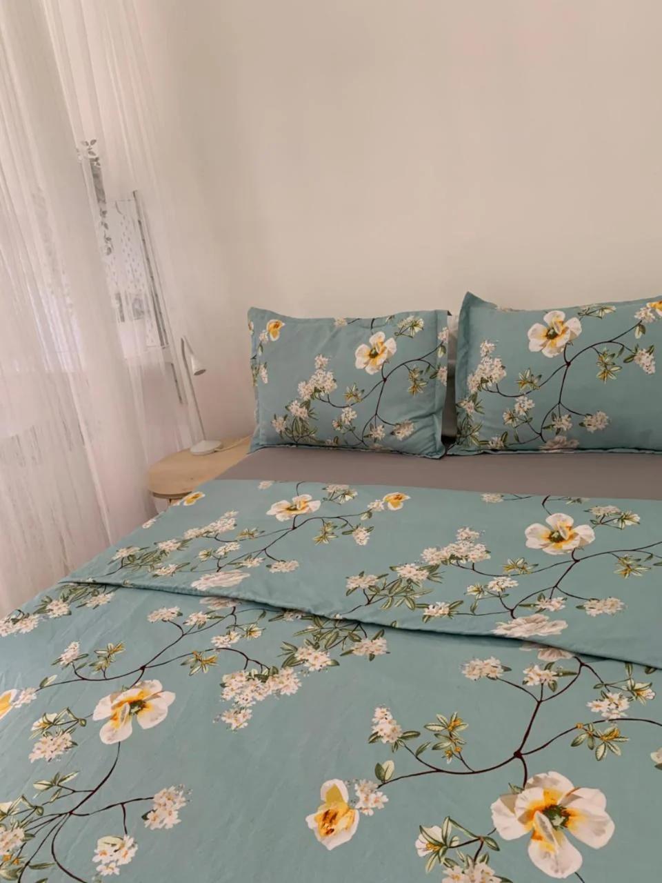 Hummingbird's Retreat-One bedroom-private bath-private entry door photo