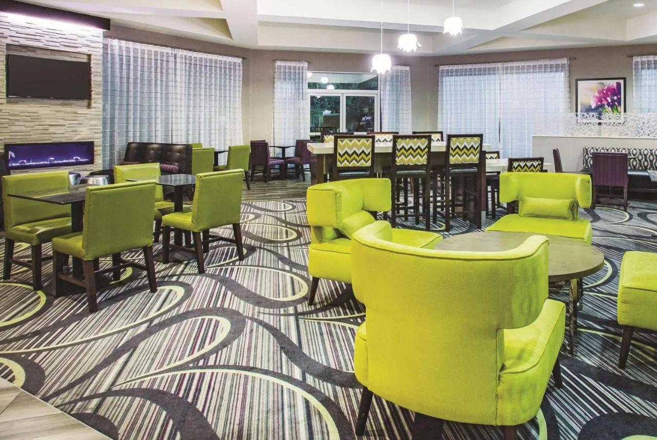La Quinta by Wyndham Las Vegas Summerlin Tech photo