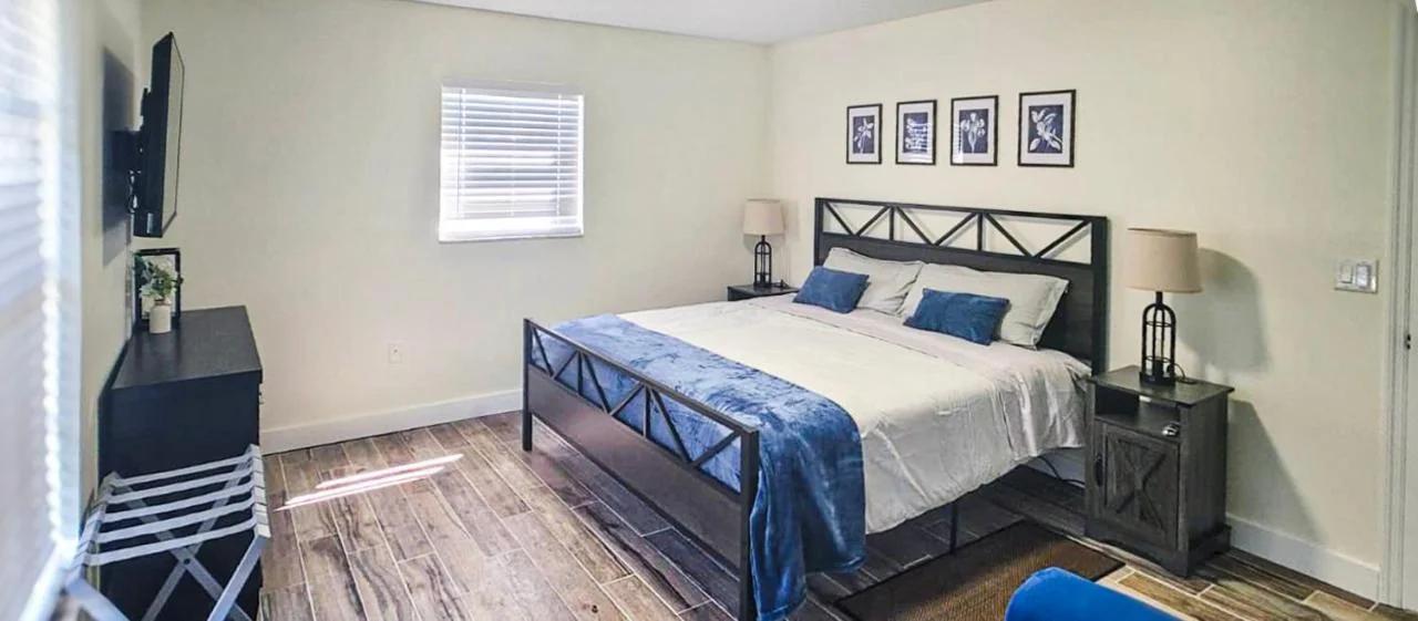 Lovely House in Sarasota close to UTC Mall Nathan Benderson Park and Siesta Key Beach photo