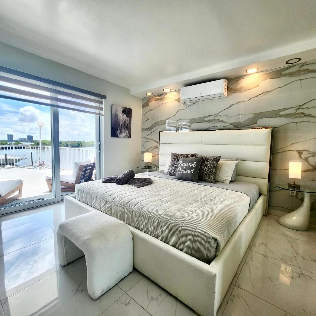 Luxurious Waterfront 2 room apartment- Remodeled- Free parking- 5min drive to Miami Beach foto