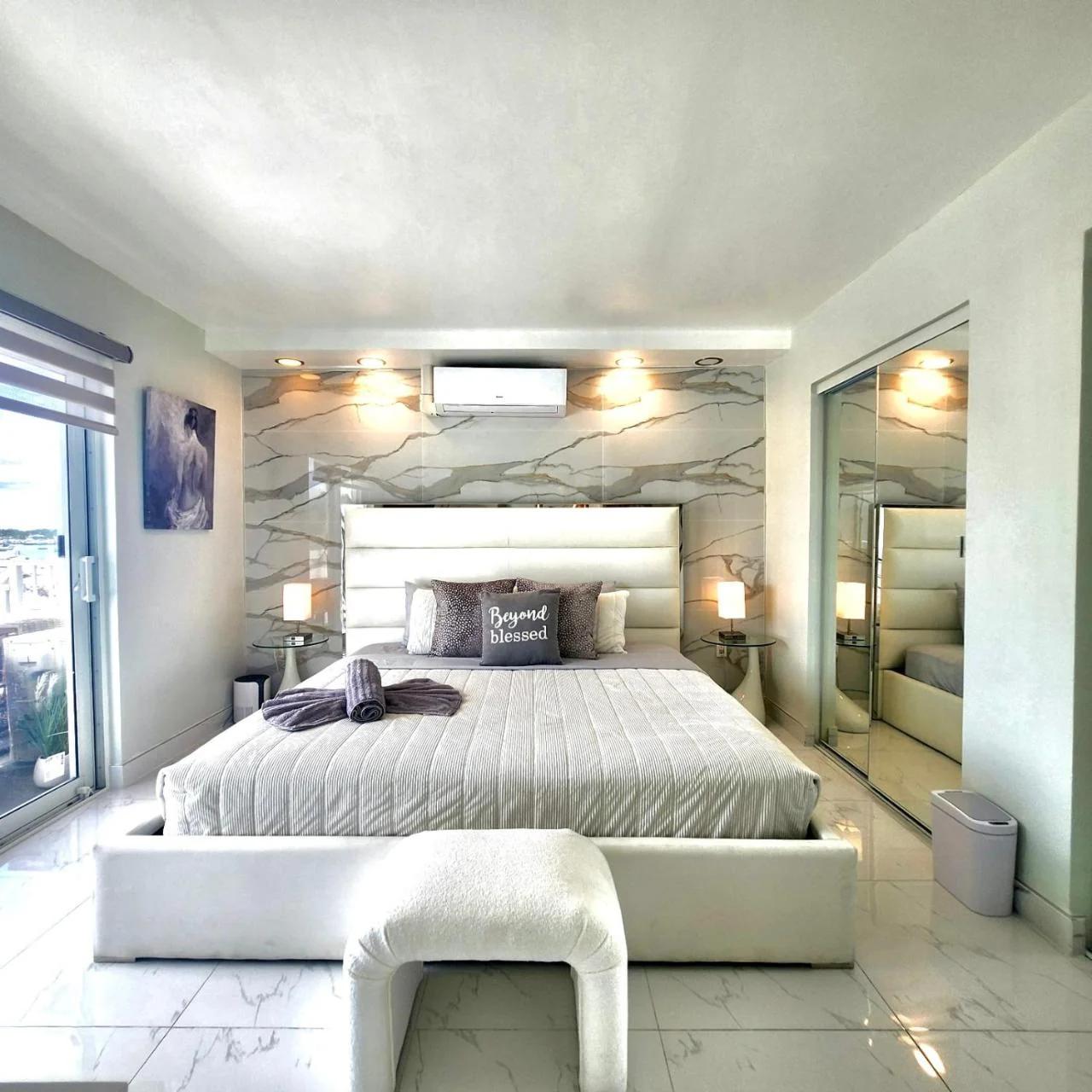 Luxurious Waterfront 2 room apartment- Remodeled- Free parking- 5min drive to Miami Beach foto