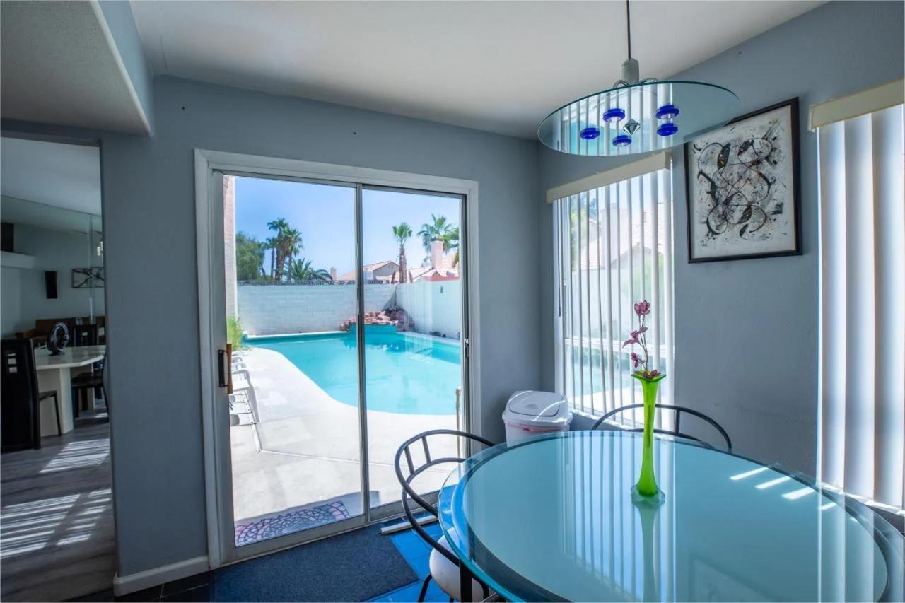 Luxury 1900 SQ FT House Huge 46 FT Pool & Hot SPA photo