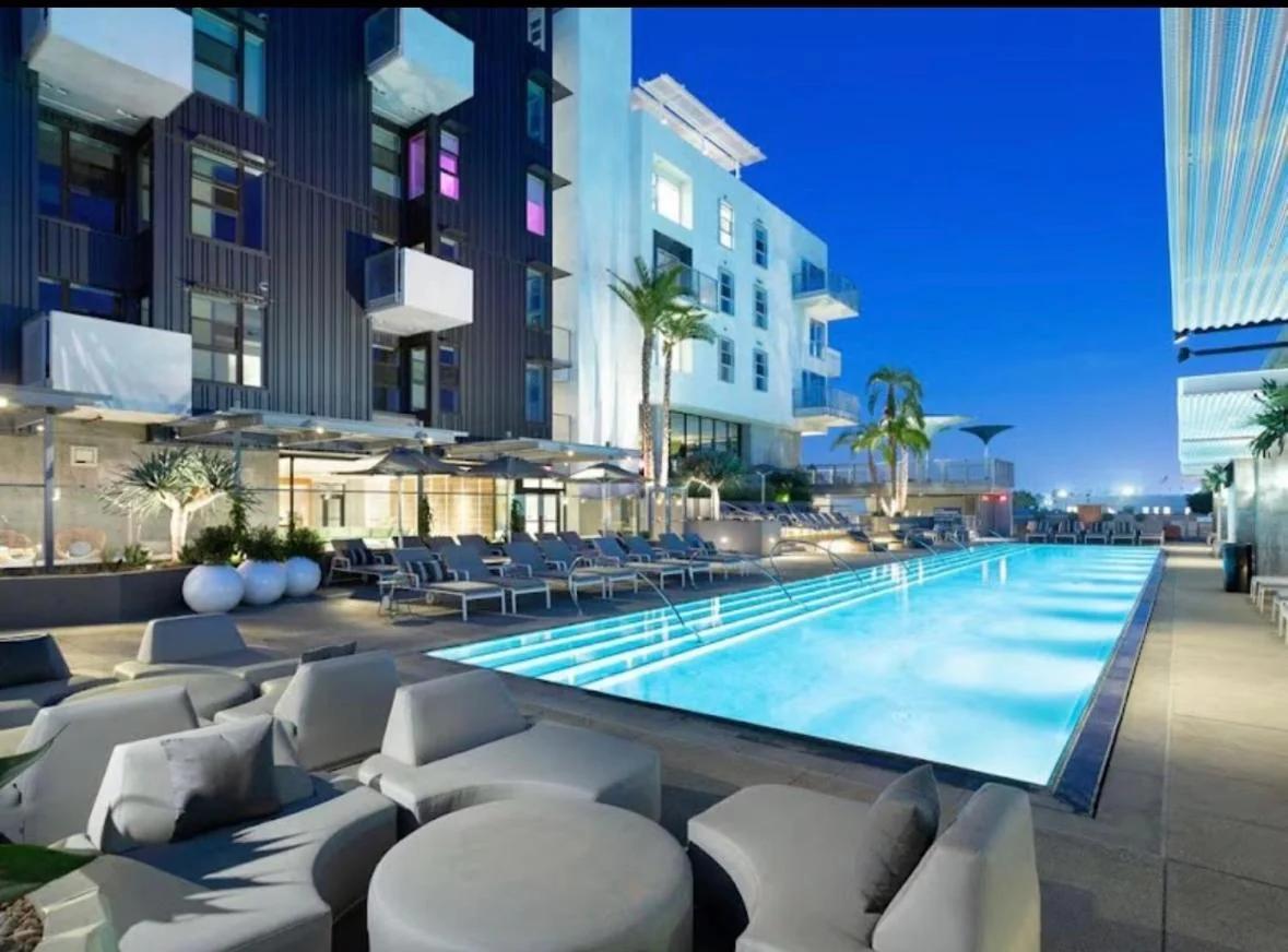 Luxury 2Beds 1Bath Unit in West Hollywood with Pool and BBQ