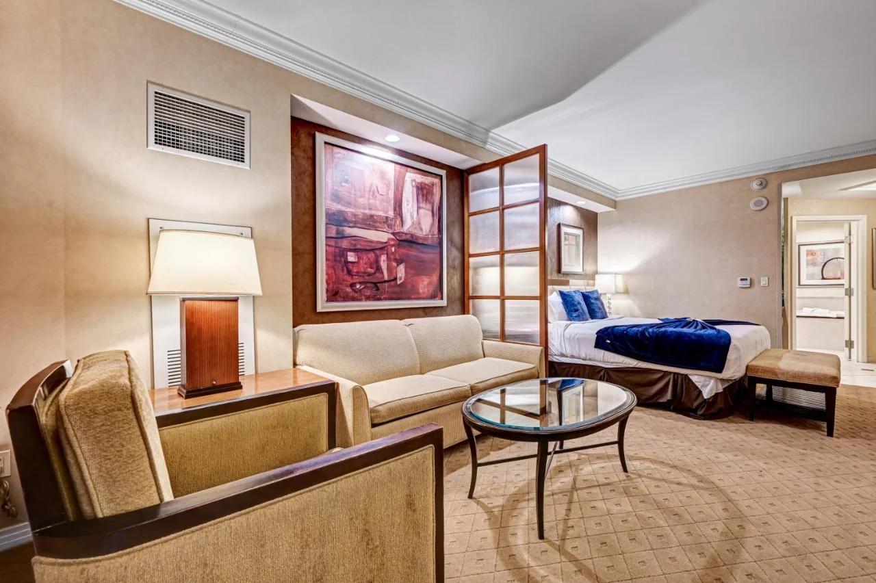 MGM SIGNATURE - Strip View Suite- FREE valet parking photo