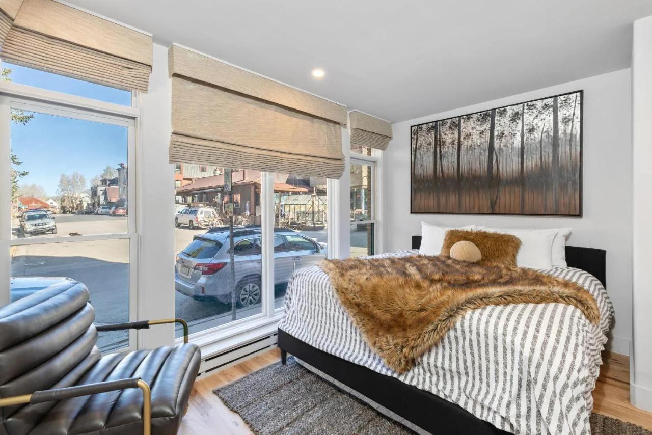 Most Luxurious1Br in town And steps to the Gondola photo