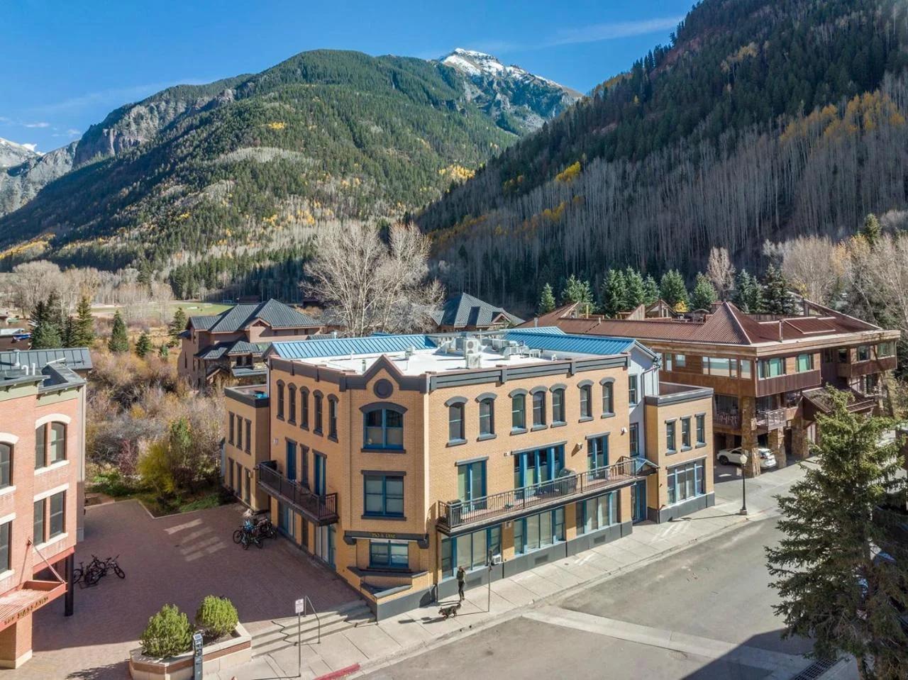 Most Luxurious1Br in town And steps to the Gondola photo