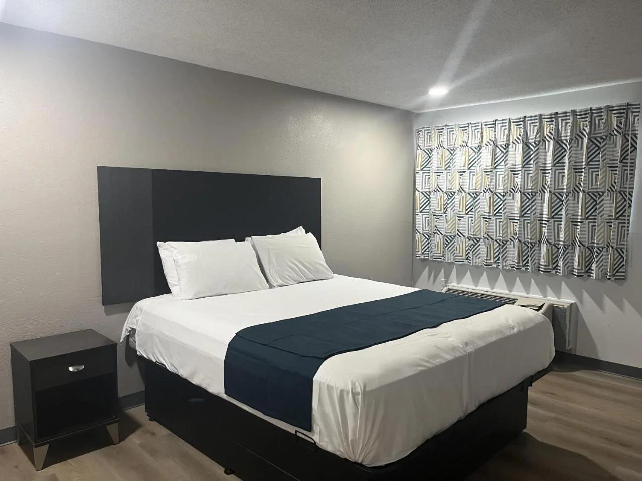 Motel 6 - Las Vegas, NV – Downtown Fremont St Experience photo