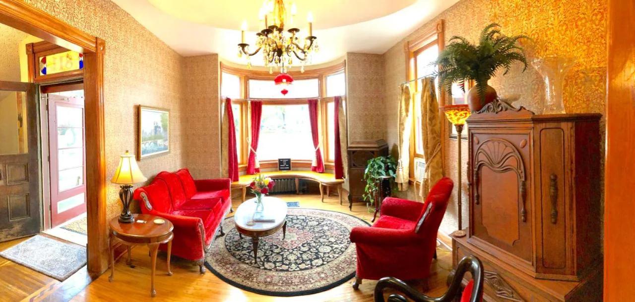 Moulin Rouge House Bed and Breakfast foto
