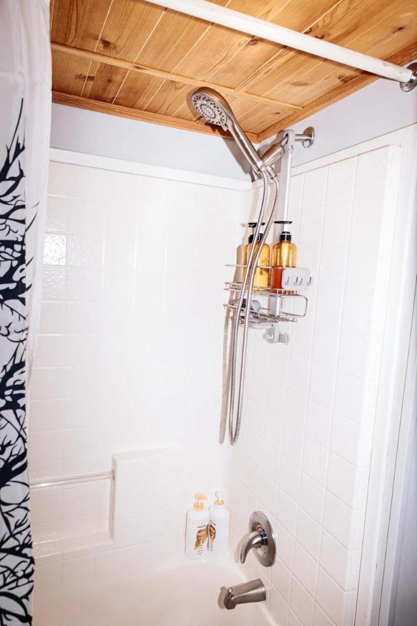 Near Ski, Beaches, Pet Friendly, Full kitchen photo
