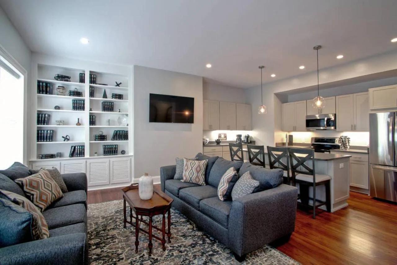 Newly Renovated 4 bed 3 bath and 2 Parking Spots photo