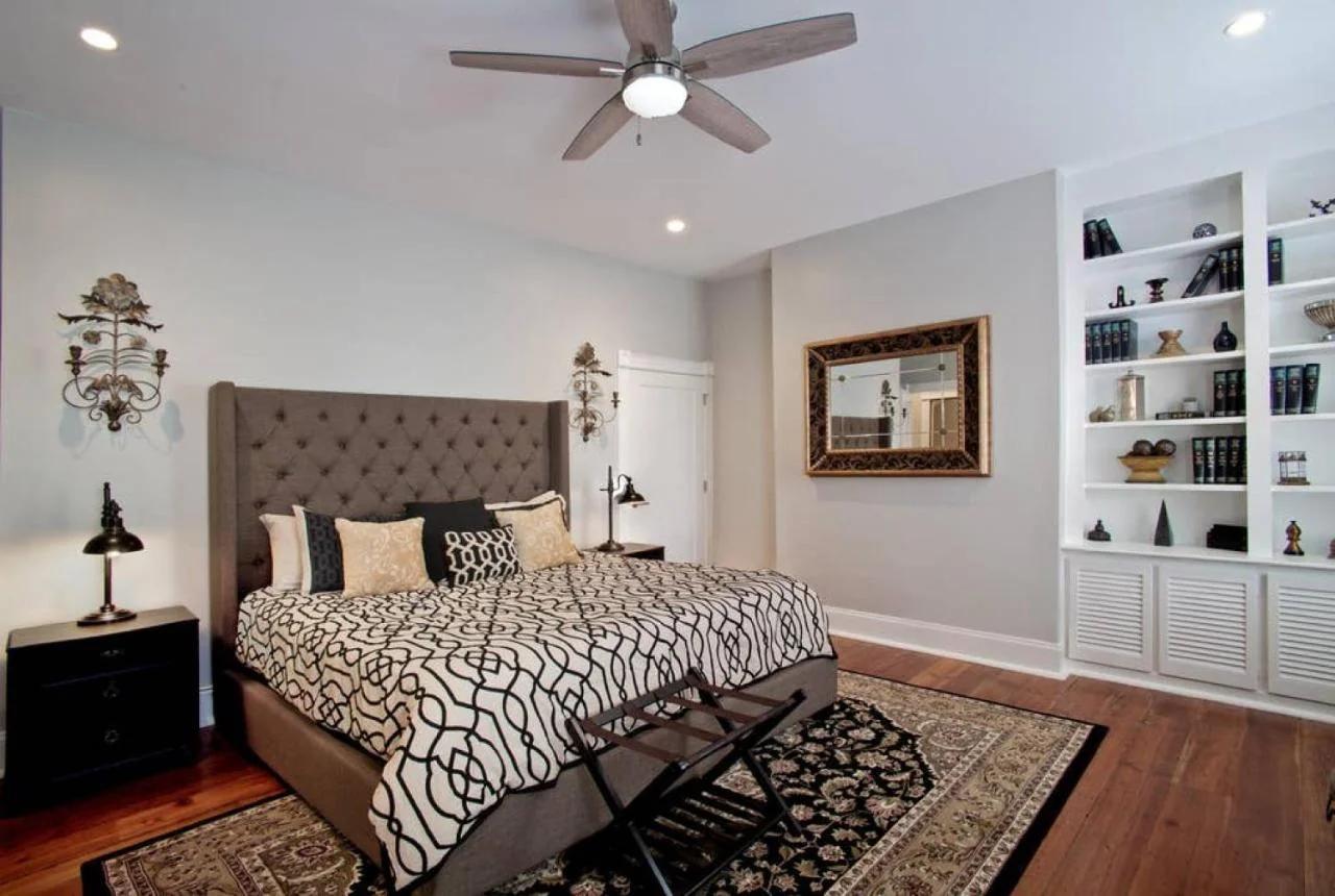 Newly Renovated 4 bed 3 bath and 2 Parking Spots photo