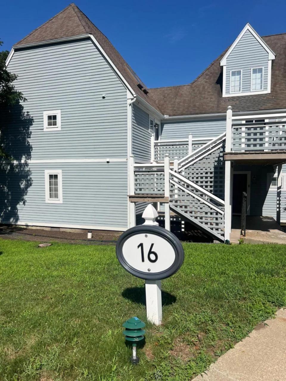 Newly Renovated Loft Villa at Norwich Spa with amenities, 3 minutes to Mohegan photo